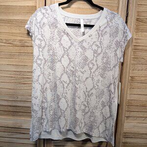 COZY T-Shirt GABBY Snake Print V-Neck Cap Sleeves Size Small NWT